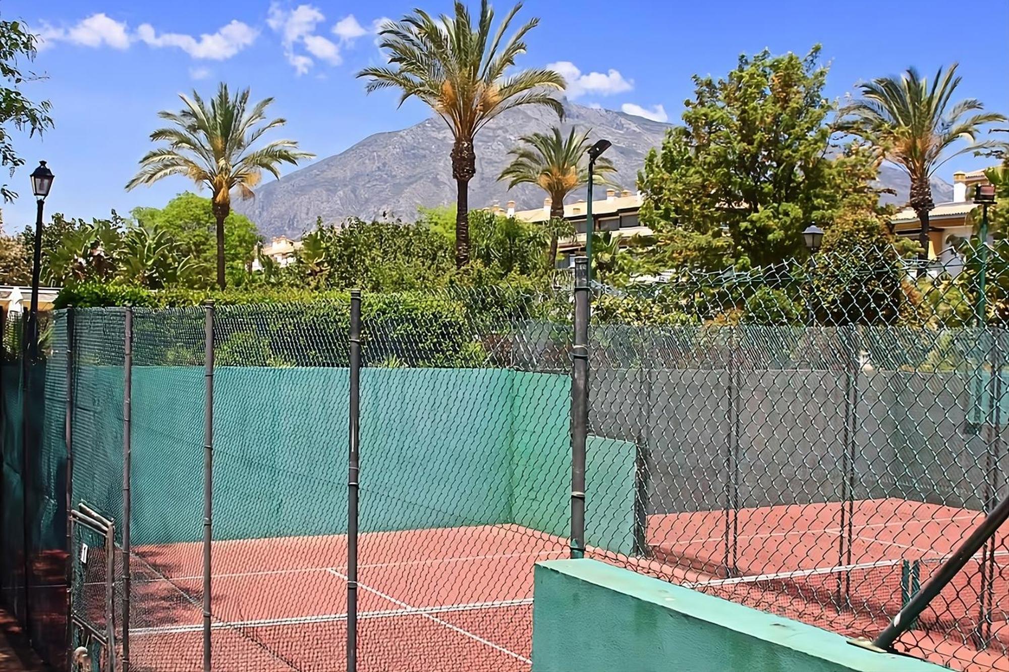 Lady Of The Night Apartment Marbella